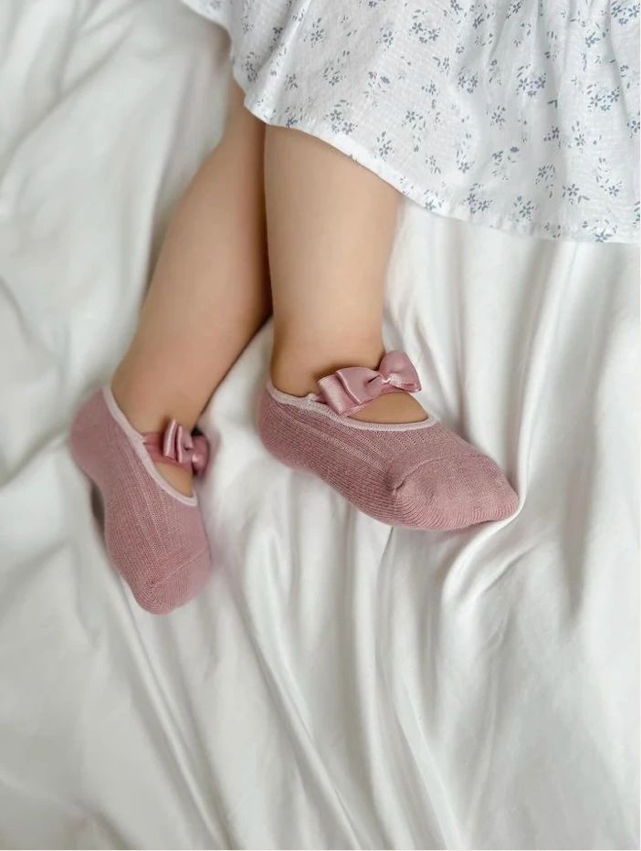 Bow So Cute satin bow socks