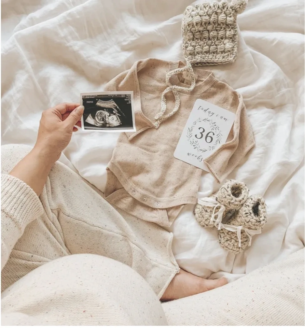 Blossom and Pear Pregnancy Milestone Cards
