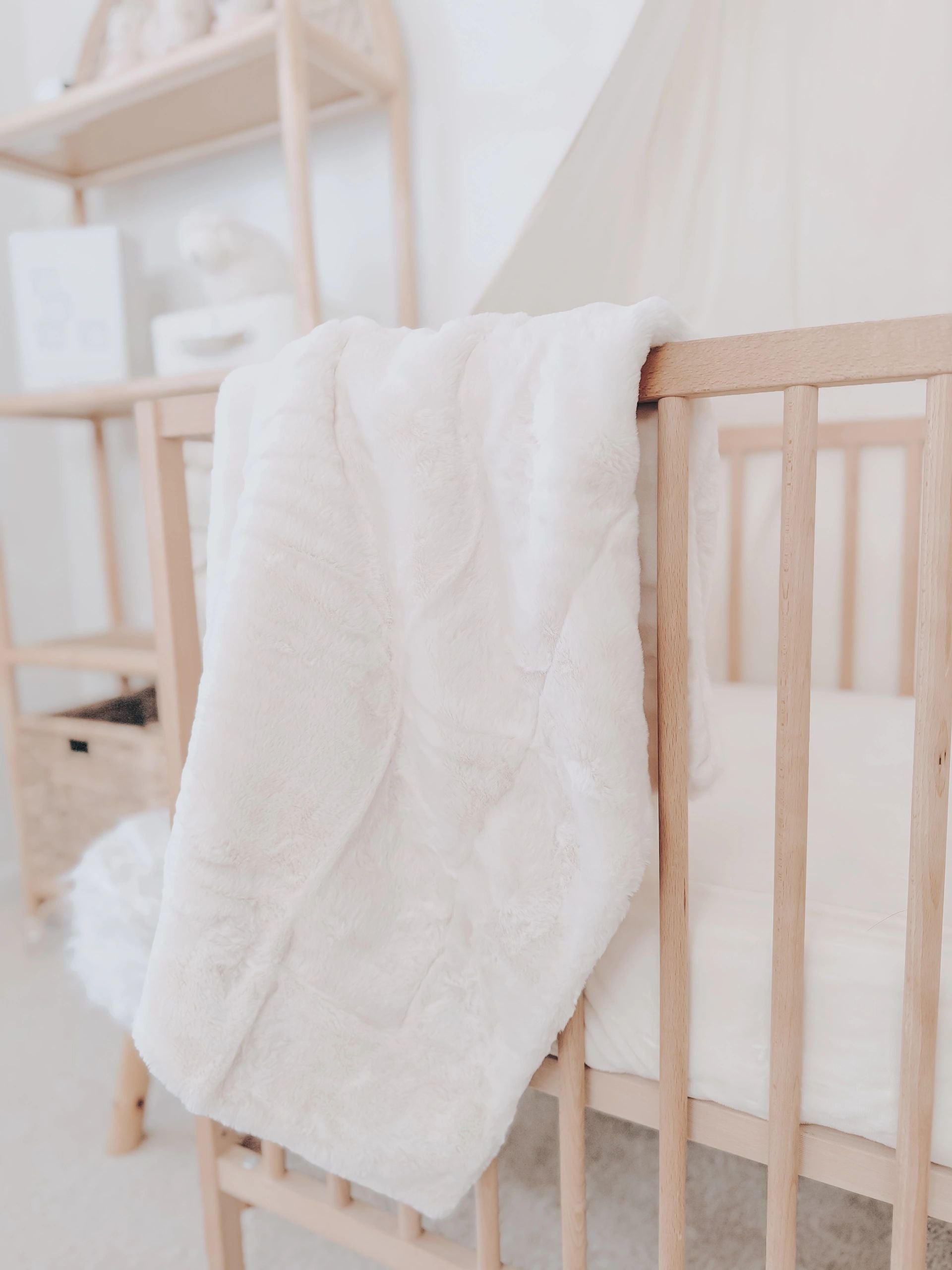 Mon Ami LUXE faux fur blanket