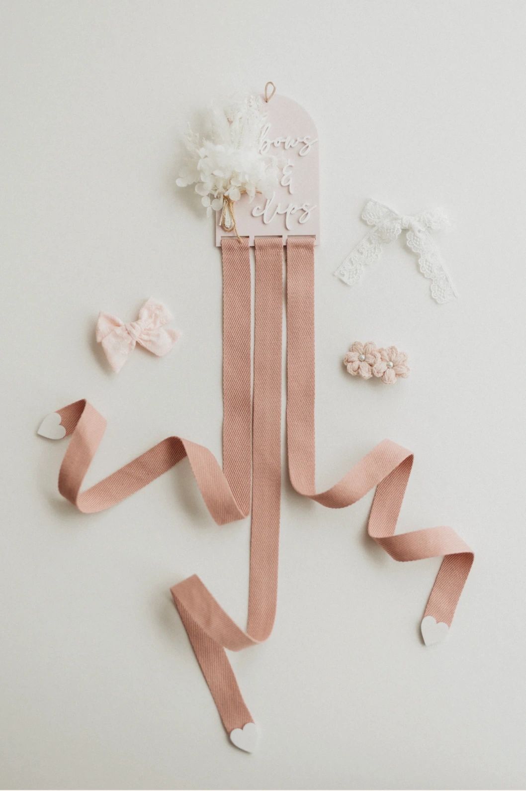 Bow So Cute dried flower bow holder